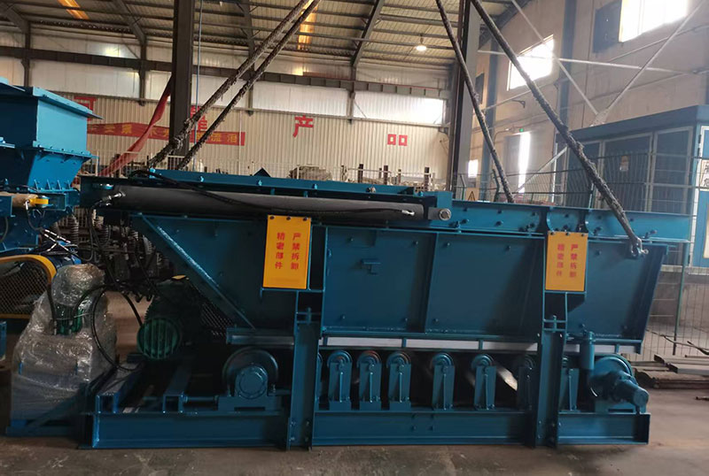 山东矿安重工两台液压称重给煤机装车发货